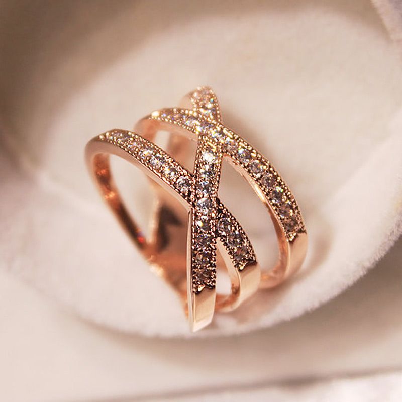 Преувеличение Кольцо Женщины Южная Корея Trendsetter Line Diamond Conf Concish Средний Палец Серебряный Индекс От 365 руб.