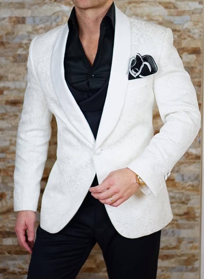 Fashion Embossing Groom Tuxedos Shawl Lapel Groomsmen Mens Wedding