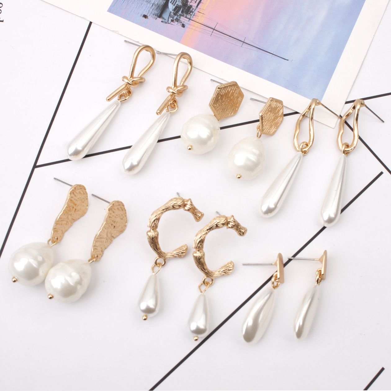 Nouvelle arrivée irrégulière en Alliage Perle Géométrique Déclaration Femmes Dangle Boucles d'oreilles pendantes Nouvelle arrivée irrégulière en Alliage Perle Géométrique Déclaration Femmes Dangle Boucles d'oreilles pendantes