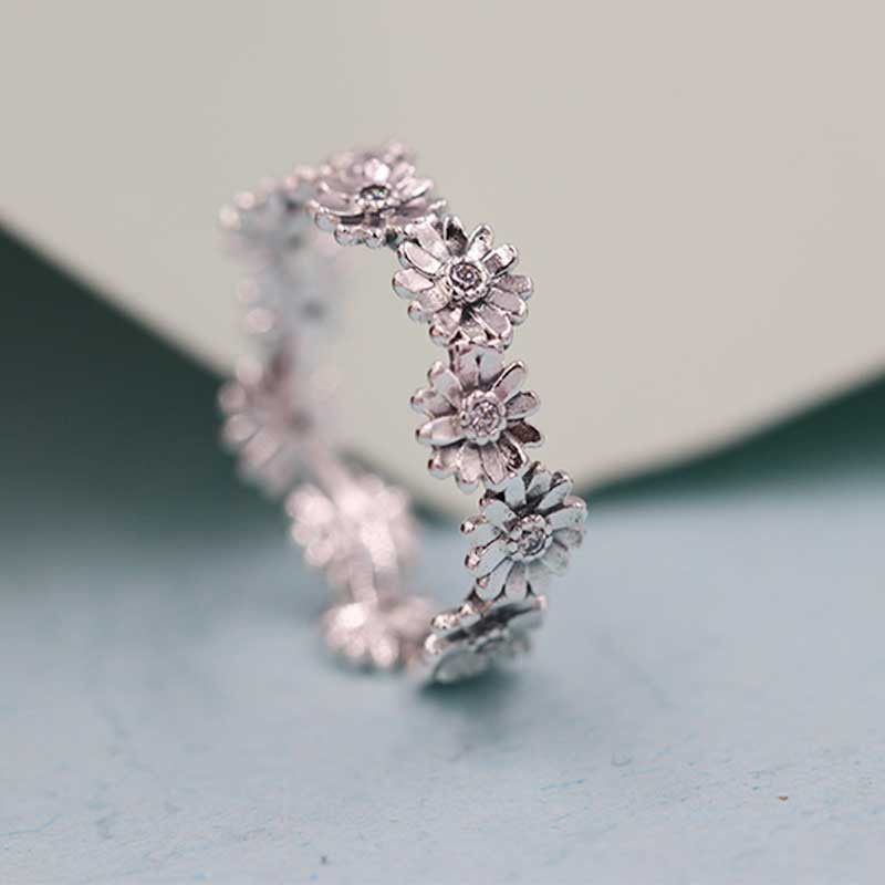 Designer Sparkling Swirling Flower Cluster Green CZ Ring in 925 Sterling Silver Designer Sparkling Swirling Flower Cluster Green CZ Ring in 925 Sterling Silver
