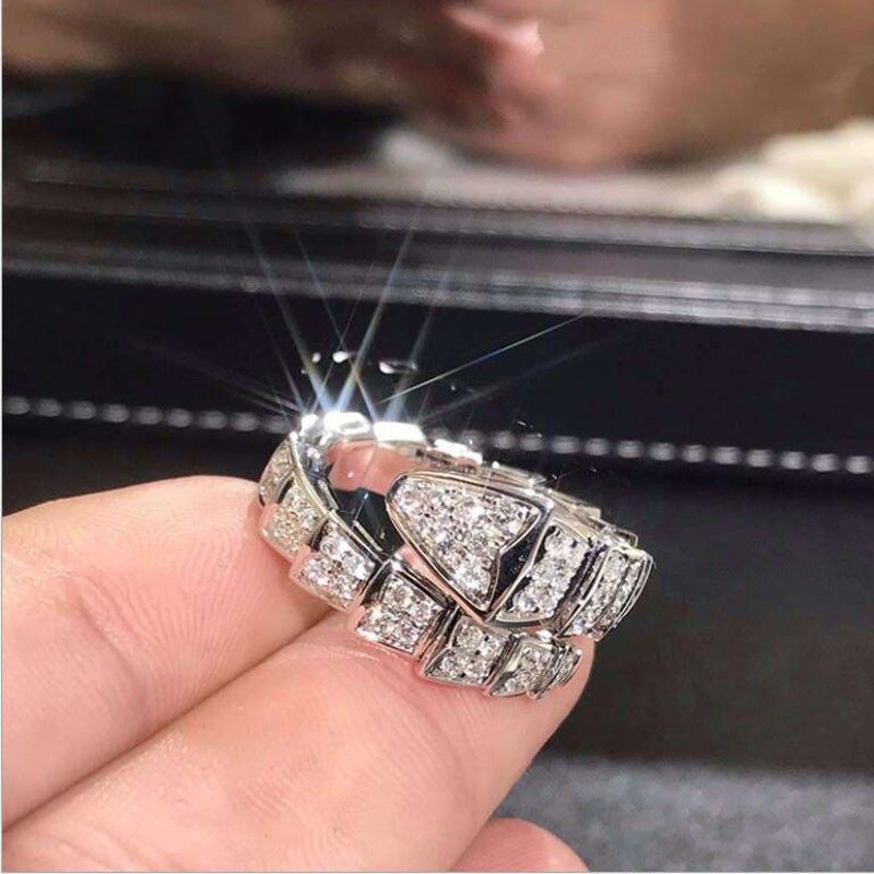 main bague or main bague or