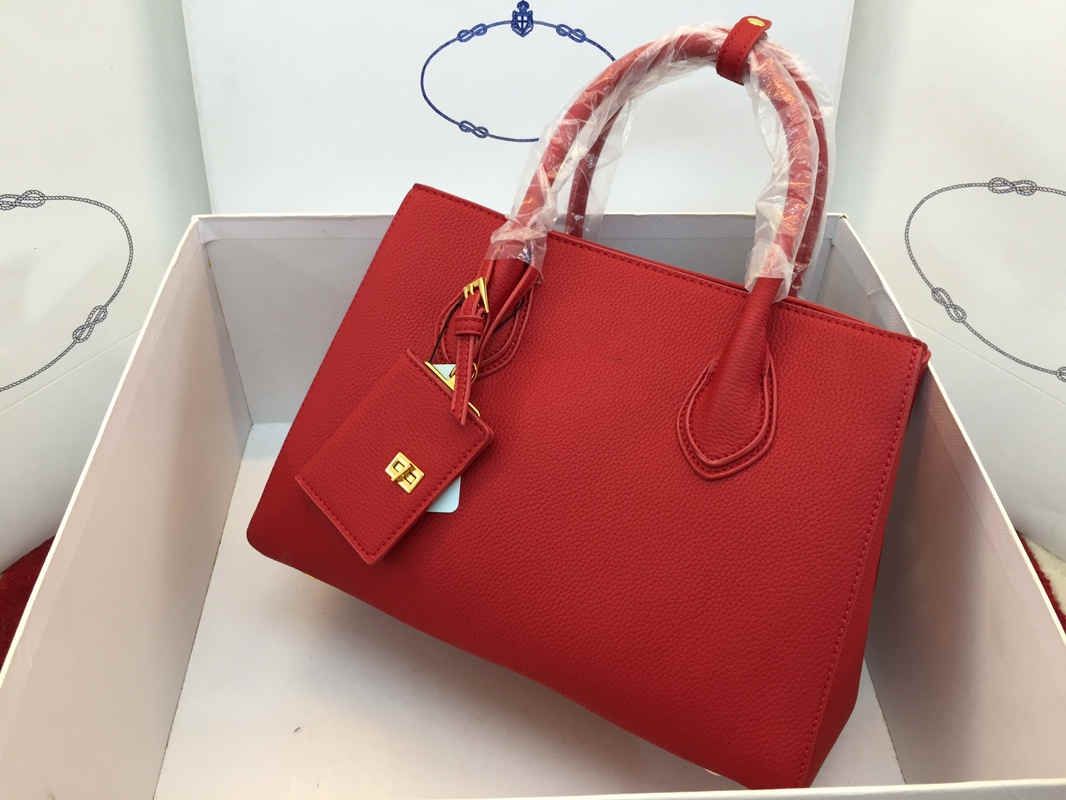 latest handbag designs for ladies