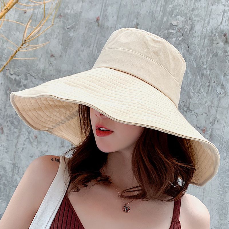 huge beach hat