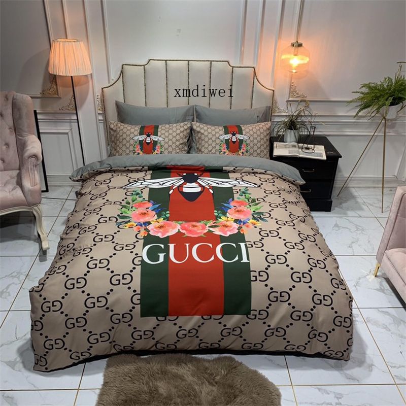 Armodi Cift Kisilik Yatak Ortusu Golden Gucci