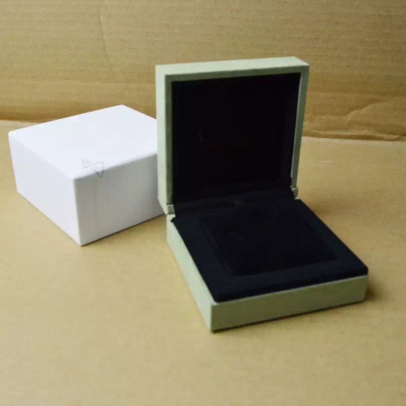 top earring box