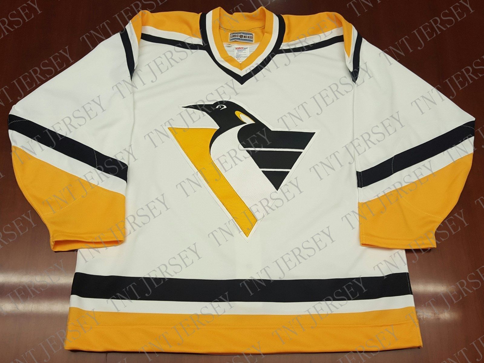 pittsburgh penguins old jersey