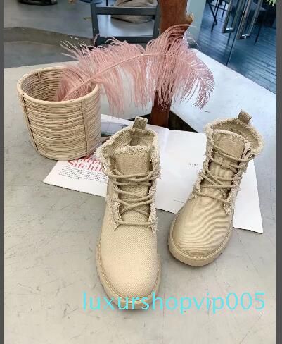 feminine snow boots