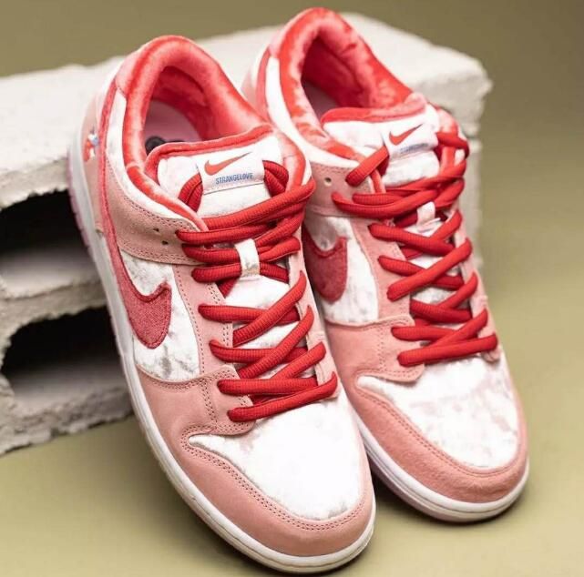 Compra Hot StrangeLove X SB Dunk Low PINK Chaussures Zapatillas Para Correr  Mujeres Hombres Fans Del Día De San Valentín CT2552 800 Zapatillas  Deportivas Barato | Entrega Rápida Y Calidad | Es.Dhgate