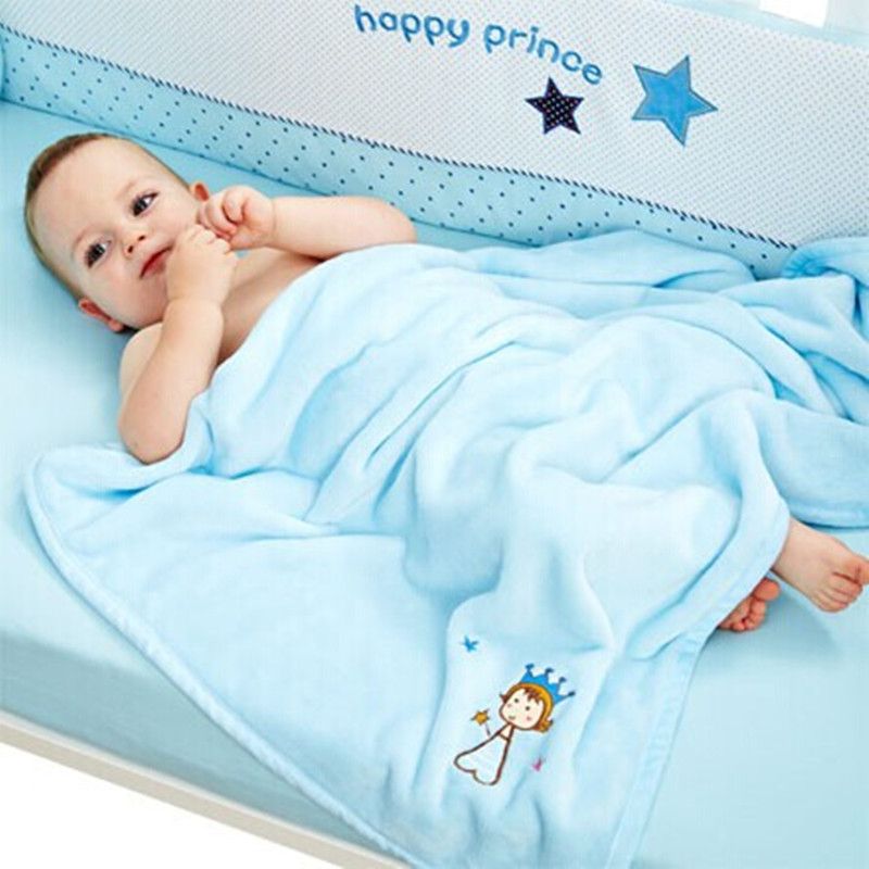 Flannel summer baby blanket cute cartoon print children trolley blanket kindergarten noon rest blanket Flannel summer baby blanket cute cartoon print children trolley blanket kindergarten noon rest blanket