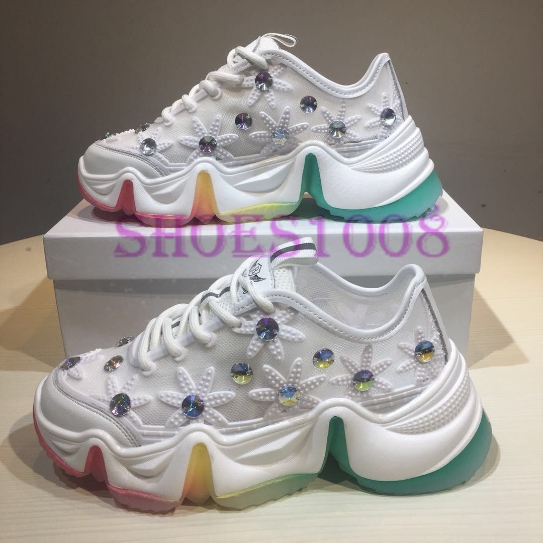 ladies black tennis shoes