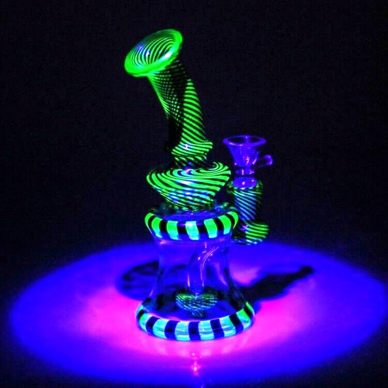 UV Material Modern Glass Bongs Water Pipes 2019 Heady Smoking Oil Rigs