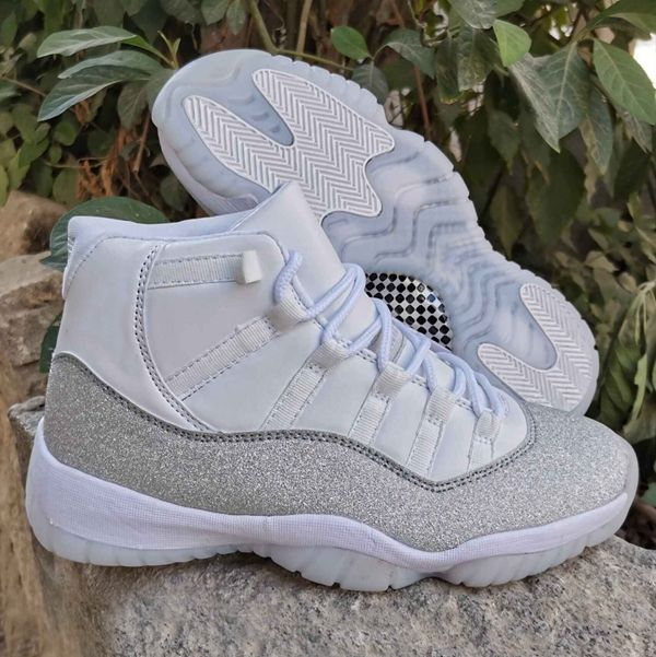 nike uptempo 96 homme argent