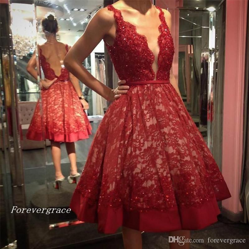 2019 Plunging escote en V Vestido de fiesta corto de encaje rojo Nueva llegada Longitud de 2019 Plunging escote en V Vestido de fiesta corto de encaje rojo Nueva llegada Longitud de