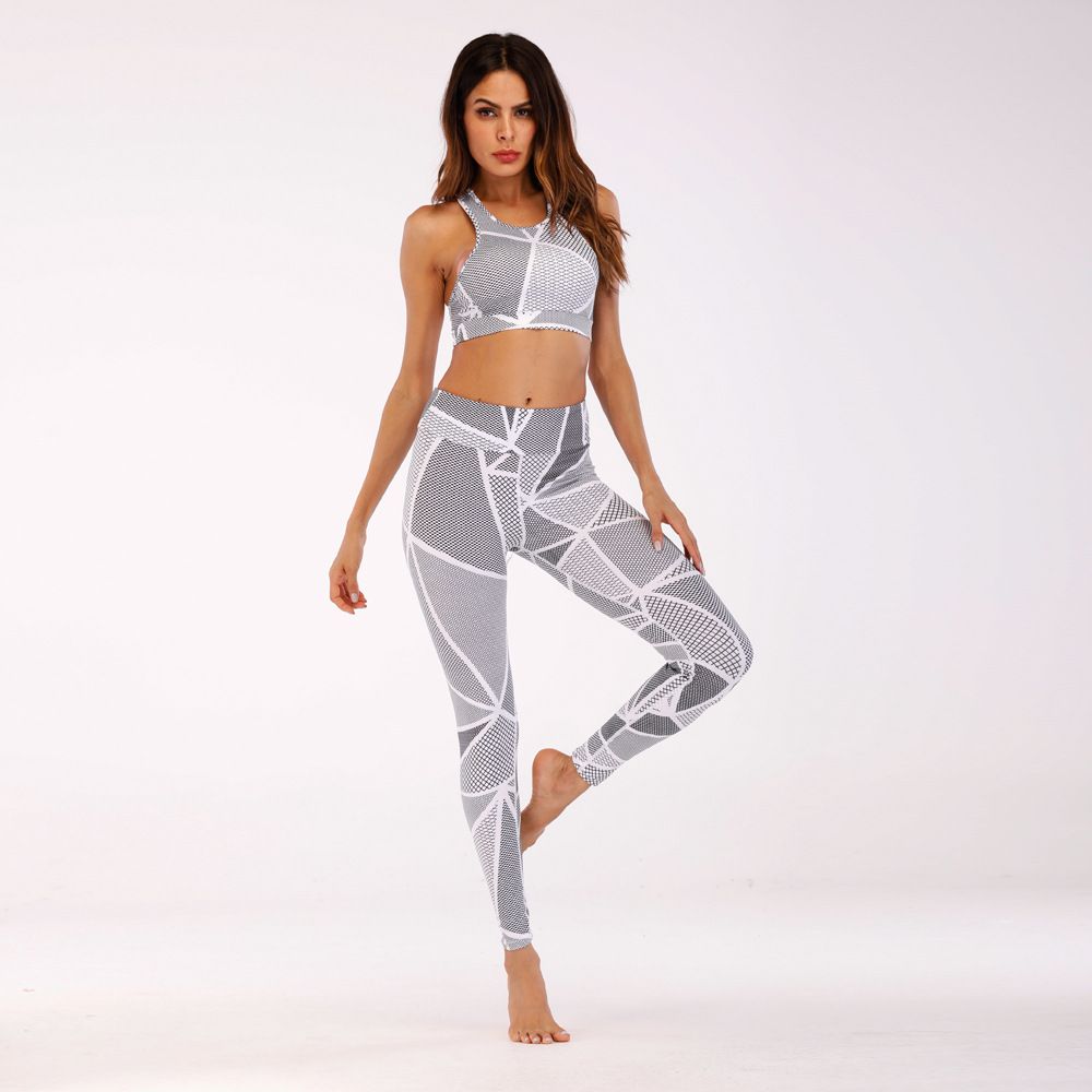 sports bra and leggings outfit