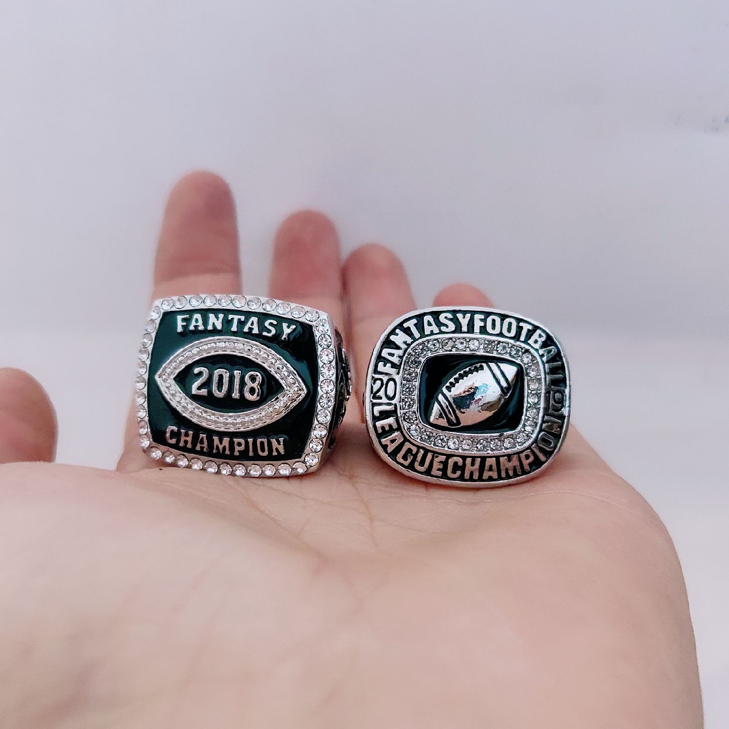 Discount 2018 2019 Fantasy League Football Championship Ring Men Fan Souvenir Gift Wholesale