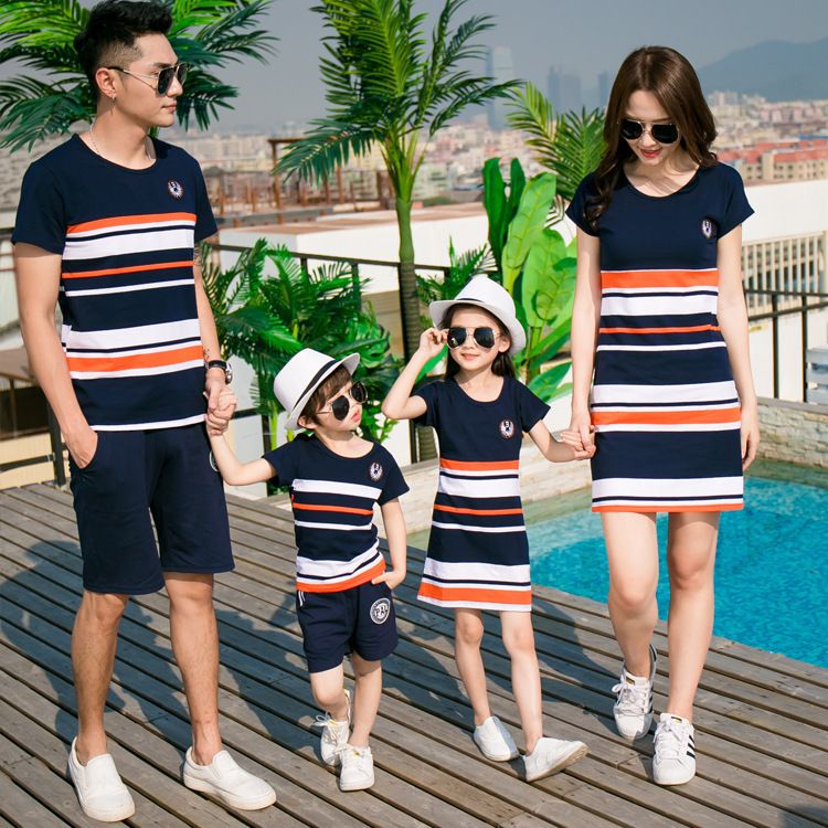 Family Matching Clothes Mother Daughter Dresses Son Outfits Cotton Casual Short Sleeve T Shirt Family Look Father Baby Clothing Y19051103 Matching Dress Mom And Daughter Mom And Me Matching Dresses From Qiyue06