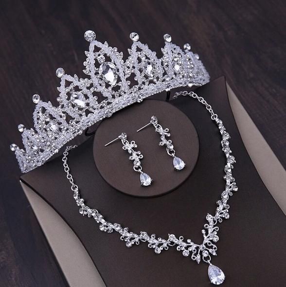 Necklace + earrings + crown