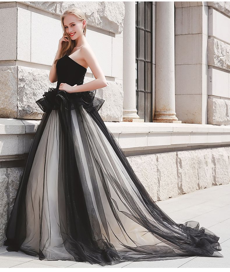 Compra Negro Amor Blanco De Tul Vestidos De Quinceañera Peplo Acanalada  Vestido De Debutantes 15 Años Vestidos De Bola Vestidos De Baile Para El  Partido De Las Colmenas Barato | Entrega Rápida