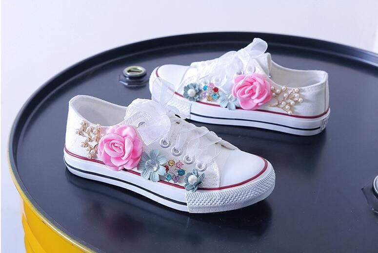 colored tennis shoes