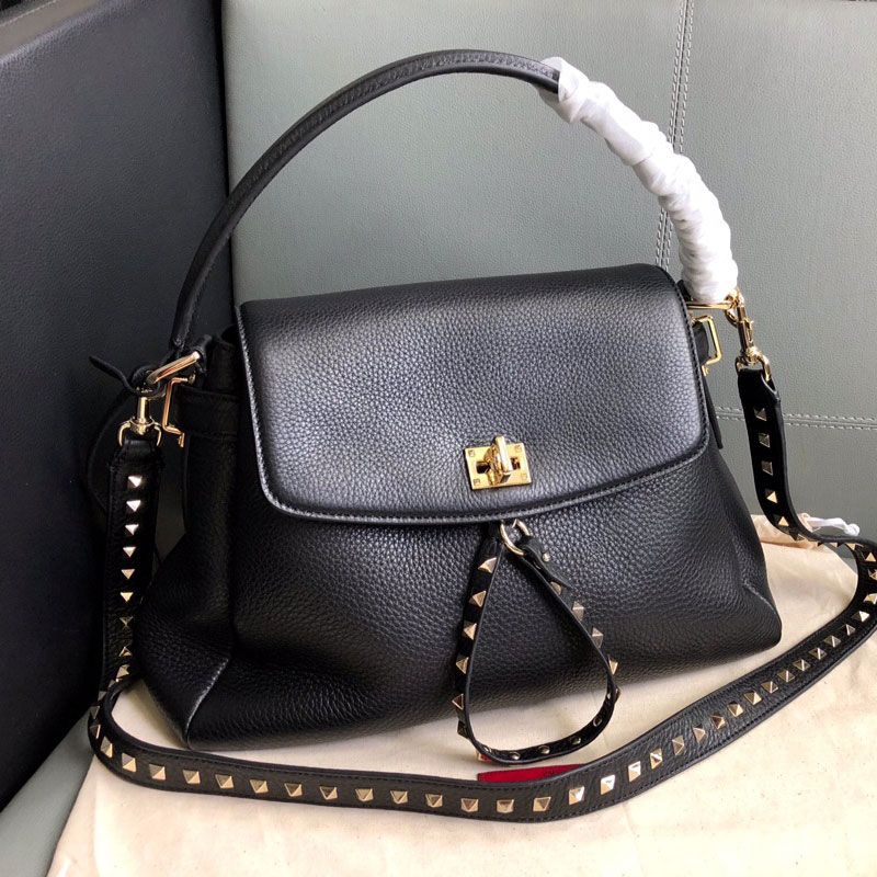 designer tote with zipper