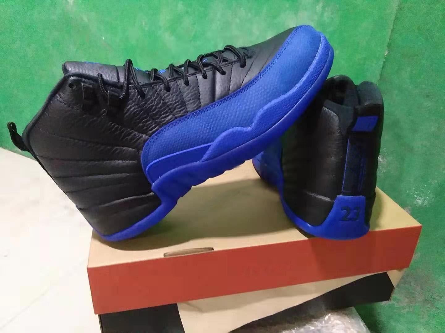 black game royal 12s