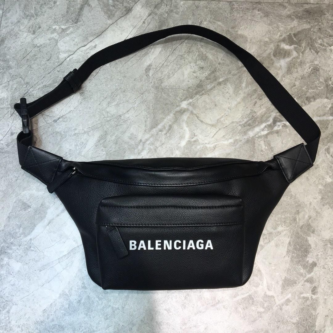 balenciaga fanny