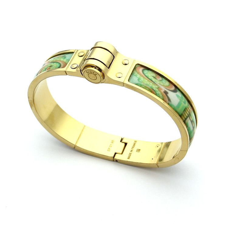 18k gold with green