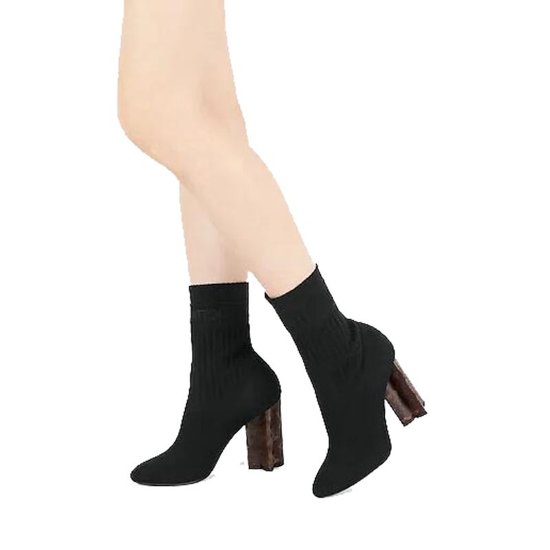 silhouette ankle boot