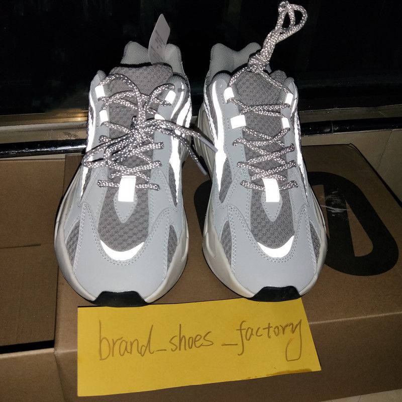 yeezy 700 refletivo