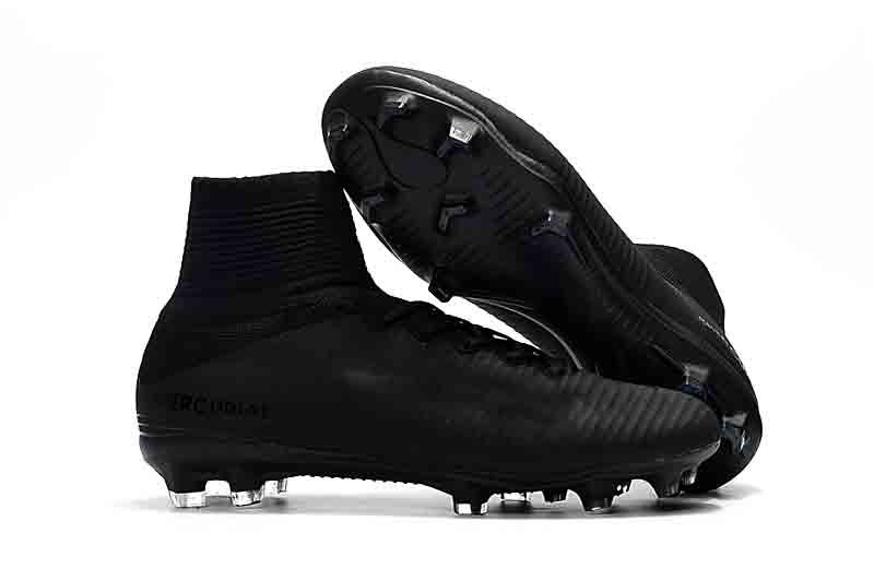 cr7 soccer shoes 2019