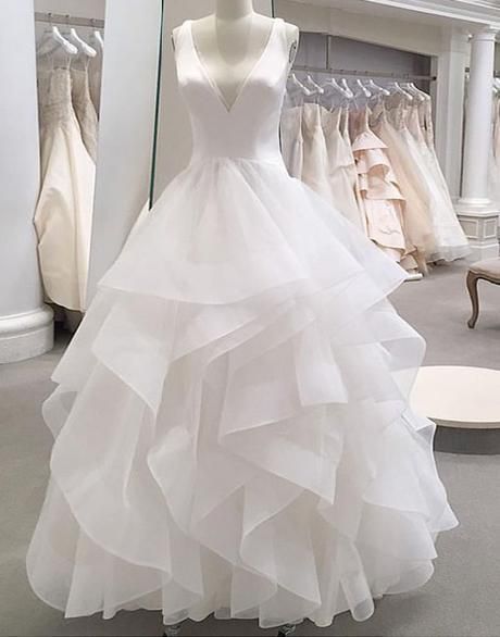 Sexy Profundo cuello en V Una línea Vestidos de novia Organza Fotos reales Ruffles Open Back Sexy Profundo cuello en V Una línea Vestidos de novia Organza Fotos reales Ruffles Open Back