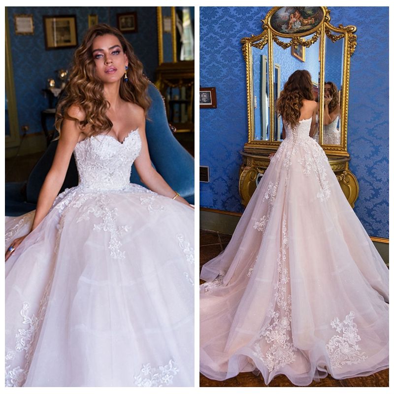 sweetheart neckline applique