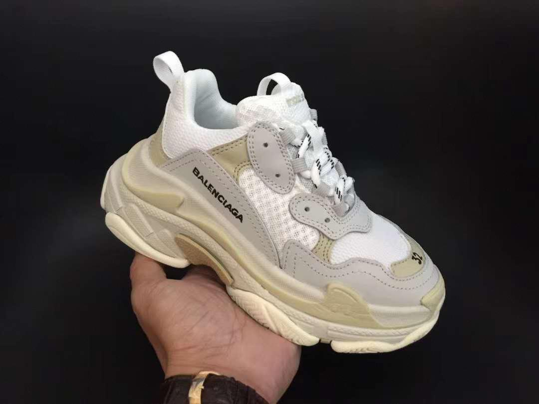 dhgate balenciaga triple s