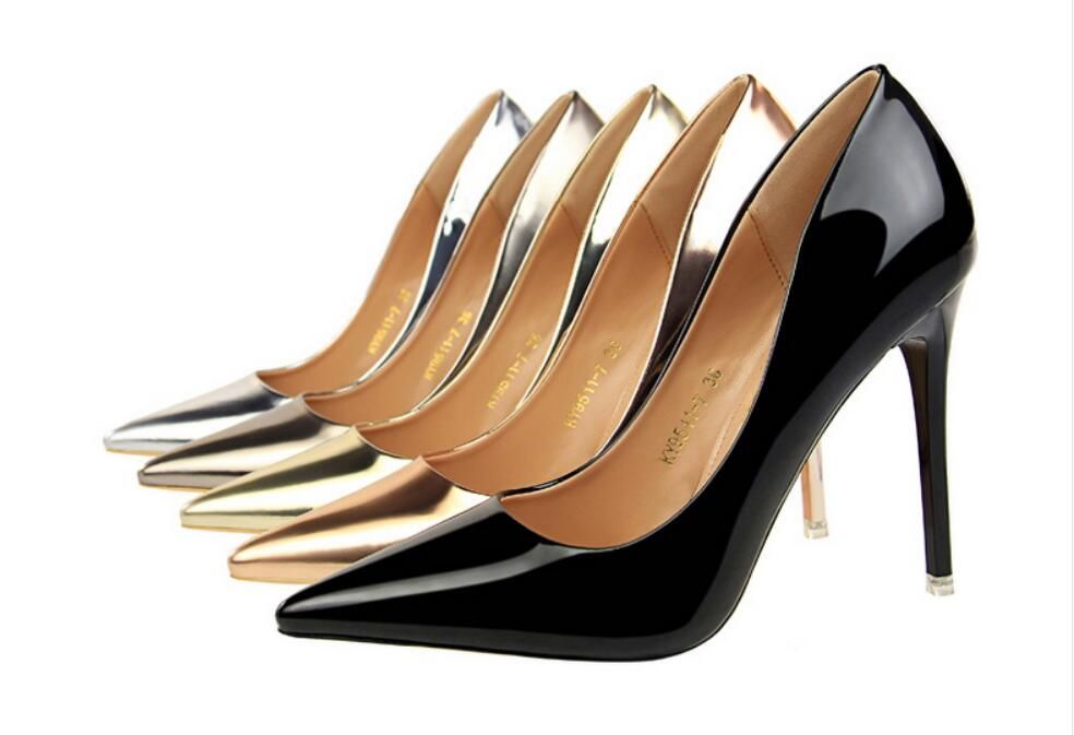 ladies shoes red bottom