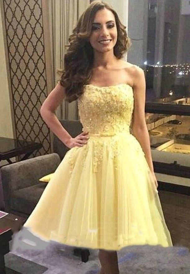 Vestidos De Fiesta De Graduación Cortos Amarillos Elegantes Sin Tirantes Una Línea Apliques De Tul Lentejuelas Con Plisado Vestido De Fiesta De Regreso A Casa Barato De 60,88 € | DHgate