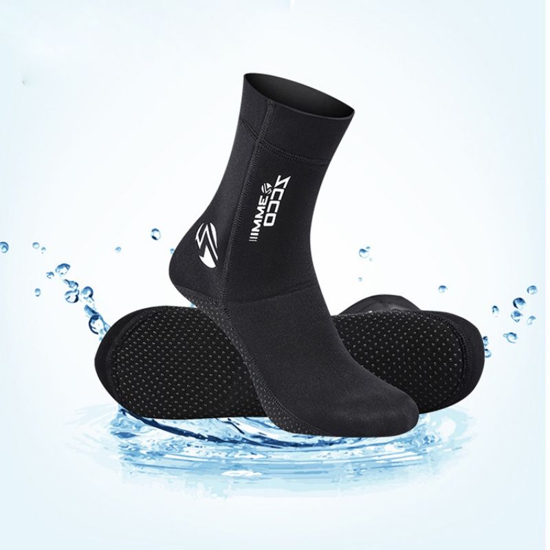 swimming gloves and socks