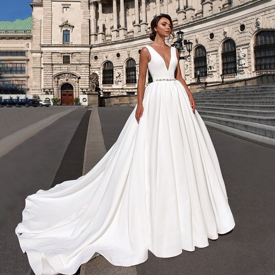 Discount Charming Backless Satin Wedding Dresses 2020