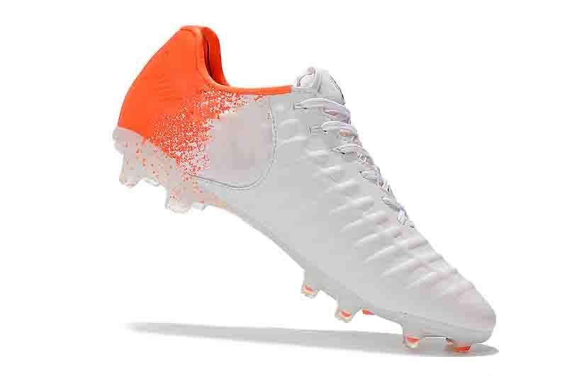 r10 cleats