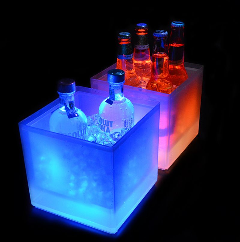 Grosshandel Led Licht Eiskubel Led Eiswurfelbehalter Leuchtende Eiskasten Kunststoff Revolutionarer Platzsparender Hersteller Von Yf20150307 26 4 Auf De Dhgate Com Dhgate