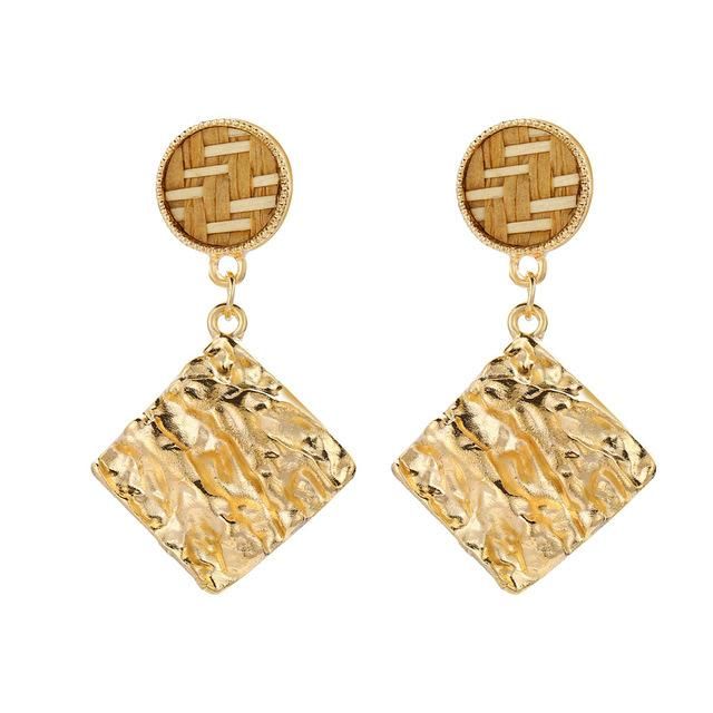 gold earrings cost