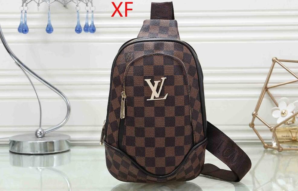 lv men small bolsa