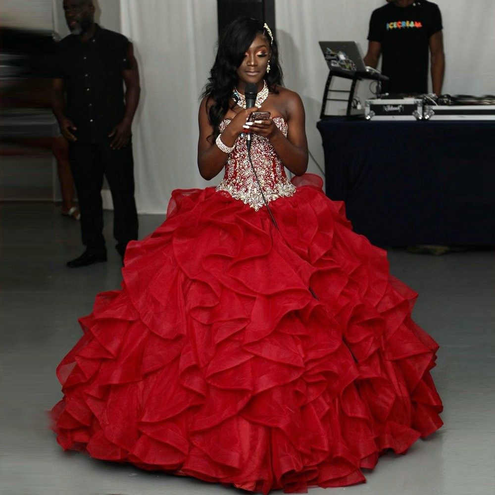 Acquistare Palla Abiti Americano Black Girls Red Quinceanera Abiti  Increspature Organza In Rilievo Di Cristallo Senza Spalline Bandage Sweet  16 Prom Dress Toga Di Laurea Economico | Consegna Veloce E Qualità | DHgate  Italy