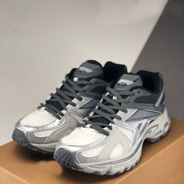 vetements runners