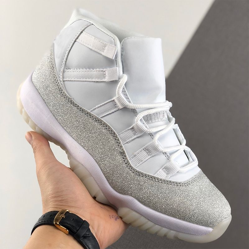 Compre Nike Air Jordan Retro 11 Metálico De Plata Para Hombre De Los Zapatos De Baloncesto Jumpman Bred Piel De Serpiente Vino Tinto Atasco Del Espacio Mujeres Formadores A 39 8 Del