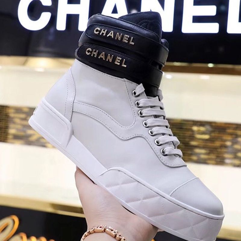 trendy womens sneakers
