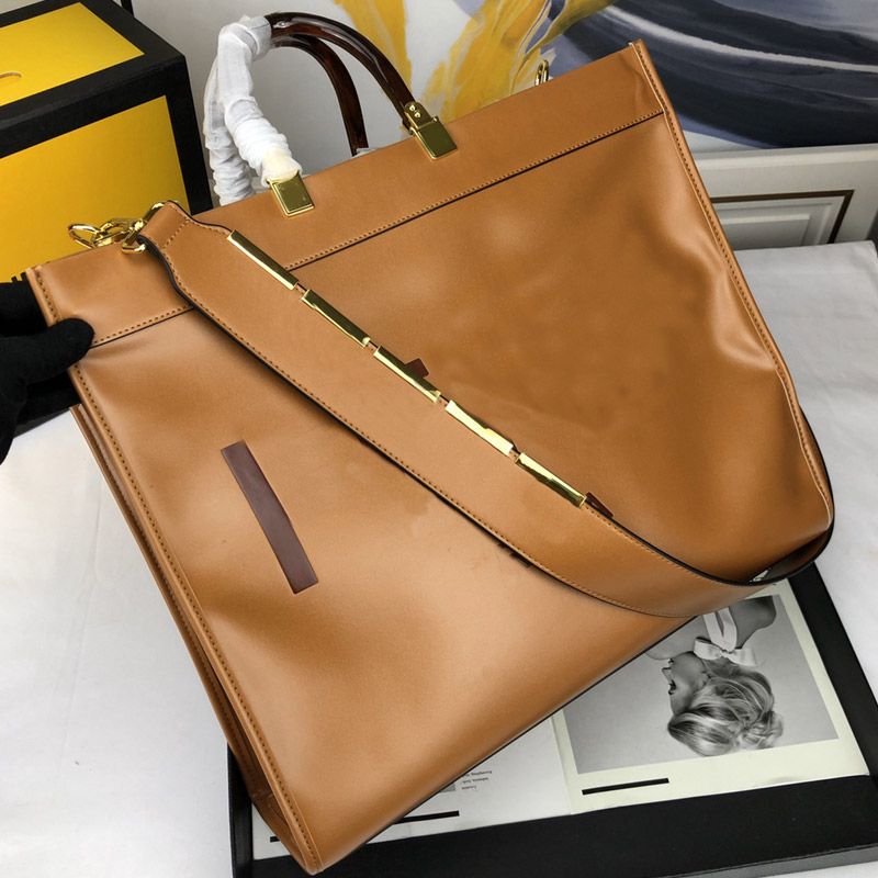 plain leather tote