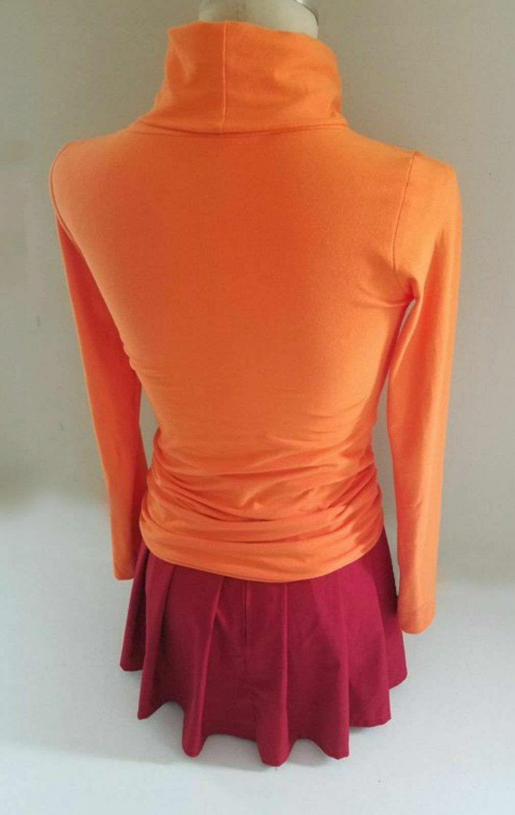 red pleated skirt outfit