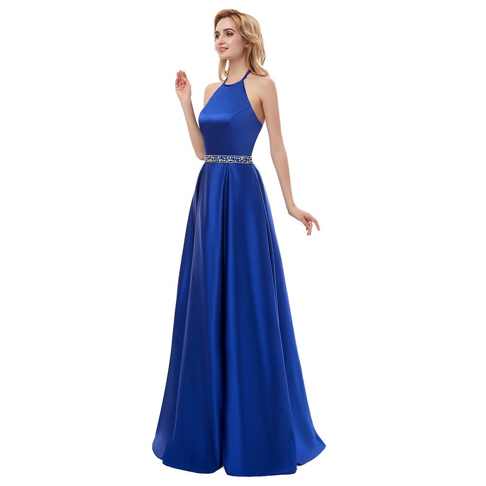 Vestidos de noche largos de satén de cuello halter. Vestidos de noche largos de satén de cuello halter.