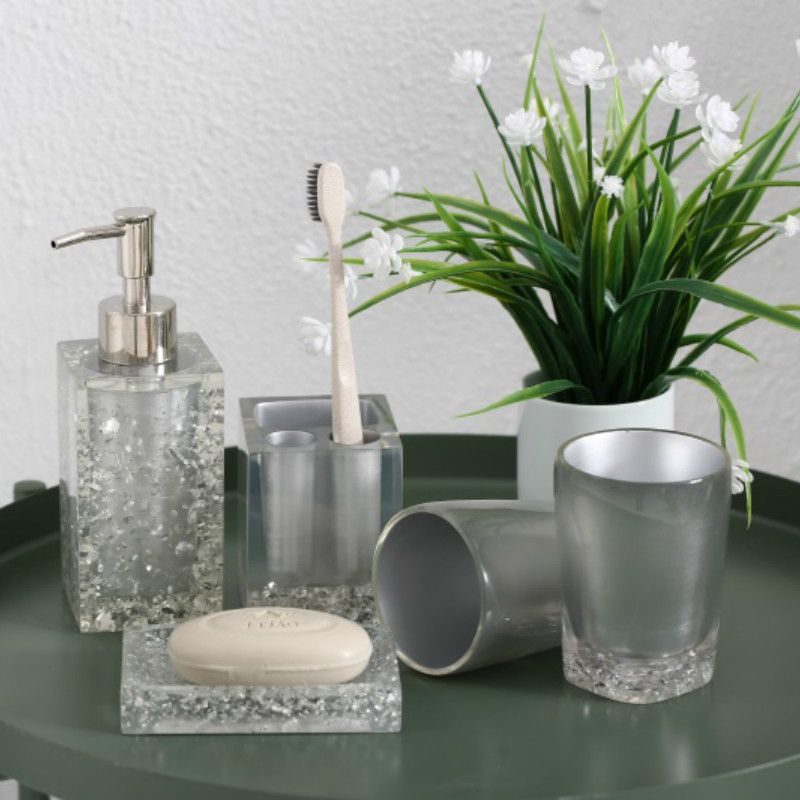 Acquista 5 Pezzi Accessori Il Bagno Set Cristallo Di Ghiaccio Fiore Trasparente Acrilico Portasapone Dispenser Portaspazzolino Tumbler Kit Di Lavaggio Y19061804 A 62 2 Dal Qiyuan10 It Dhgate Com Accessori Bagno In Cristallo