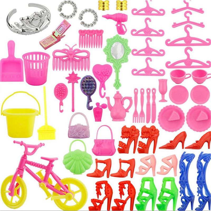 dolls house and accessories